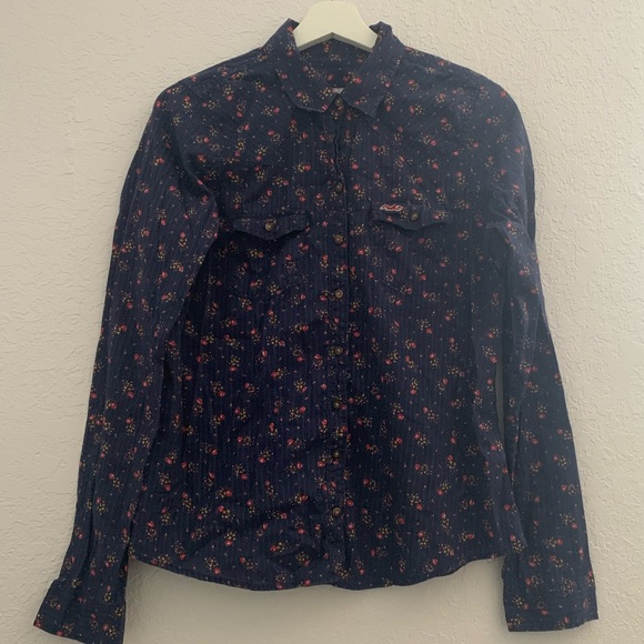 Hollister Tops - Hollister Patterned Button Down Shirt